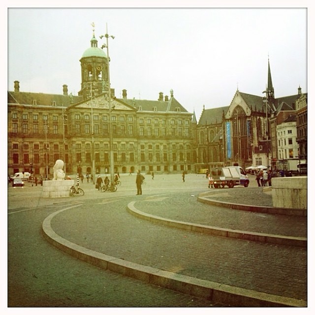 Dam Square. Koninklijk Paleis in background