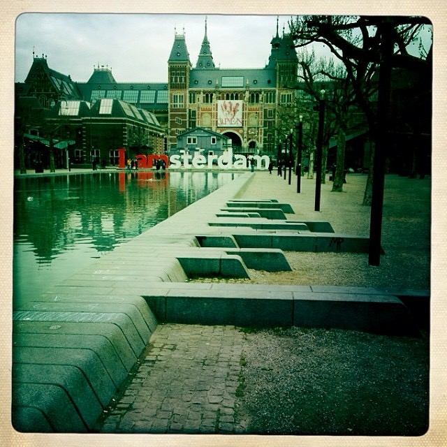 Iamsterdam sculpture with Rijksmuseum